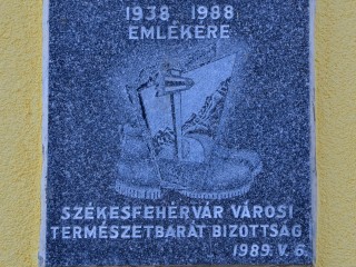 Eml&eacute;kt&aacute;bla